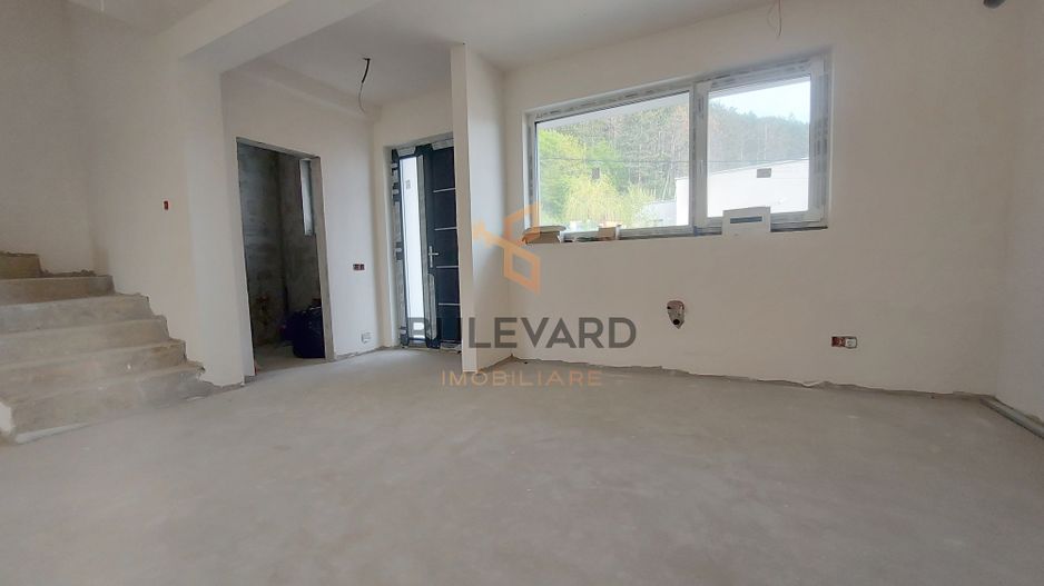 Casa de tip duplex cu CF la 5 minute de Vivo Center! - Poză 7