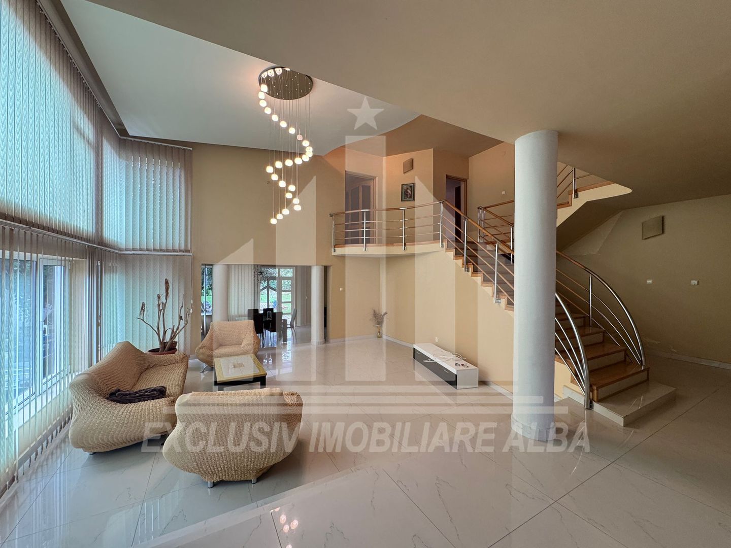 Casa individuala | Pensiune | 380 mp | 1377 mp teren | Cetate - Poză 3