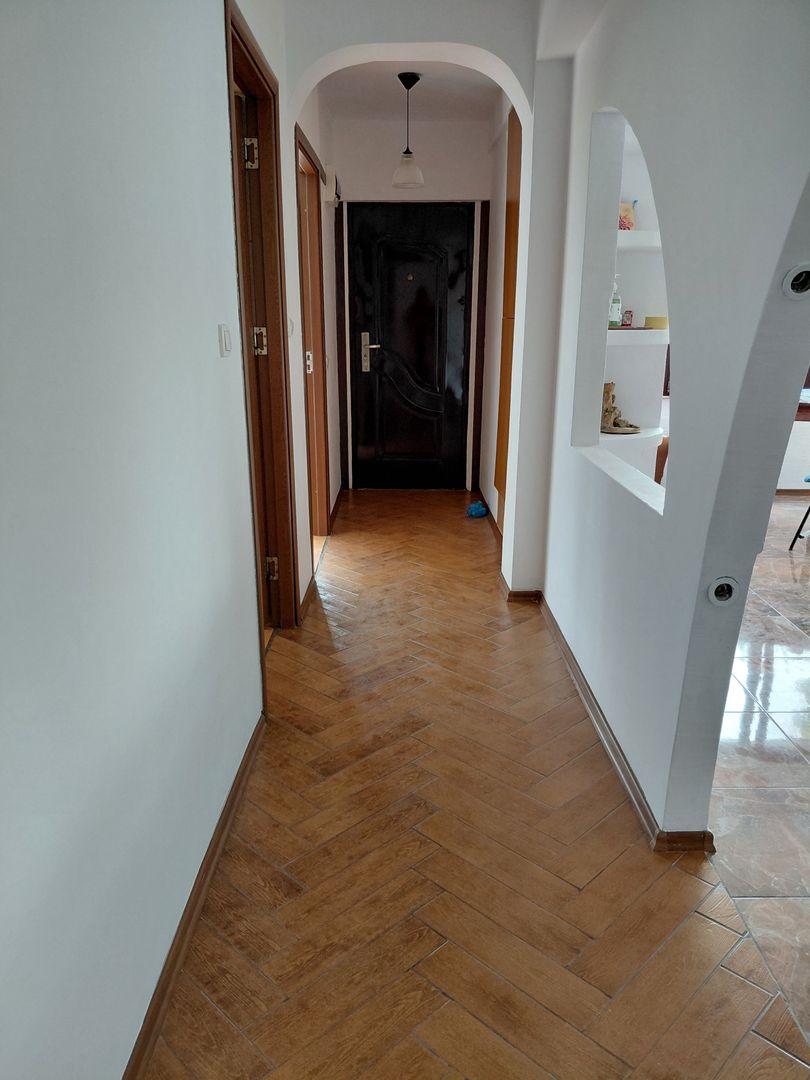 Casa P+1 zona Traian cu vedere la Brates - Poză 11