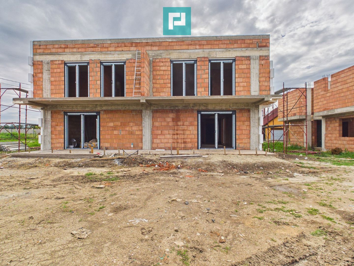 Casă tip duplex în Giarmata - Poză 1