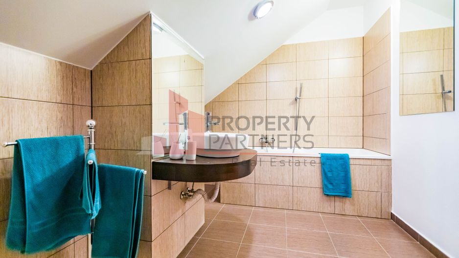 Vilă 340 mp Bran | Teren 5500 mp | 6 dormitoare cu băi proprii - Poză 19