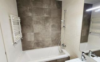 Apartament situat la etajul doi al unui bloc cu 3 etaje - Poză 7