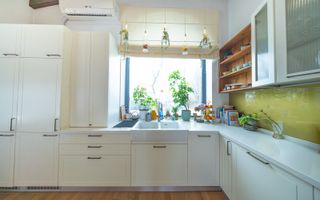 Resedinta spectaculoasa  – Vila exclusivista deschidere directa la lac - Poză 10