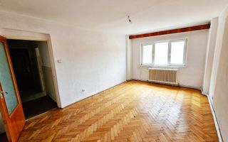 Apartament 3 camere, decomandat, zona Liceului Sportiv - Poză 1