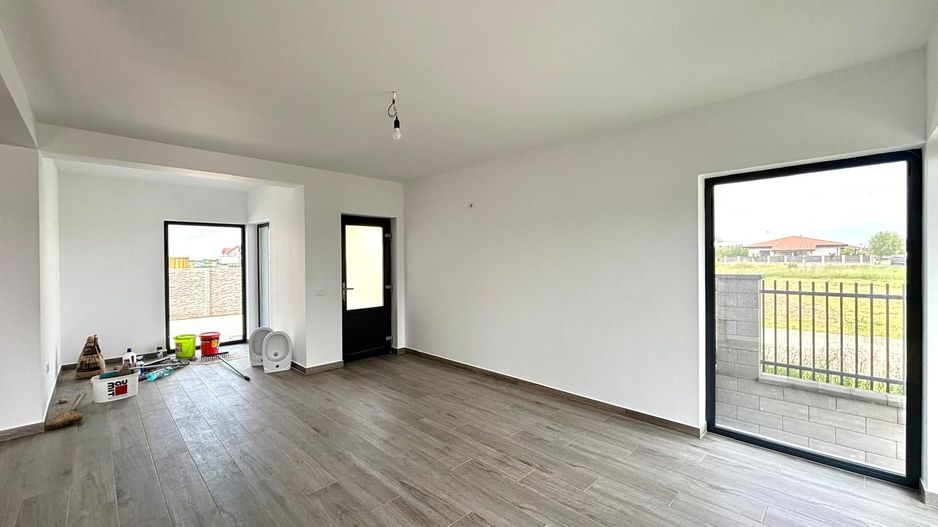 Casa individuala - 4 camere - pozitie excelenta - Sacalaz - Poză 2