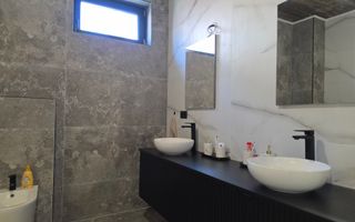 Vila intr-un peisaj idilic la 15 minute de capitala, pret imbatabil! - Poză 21