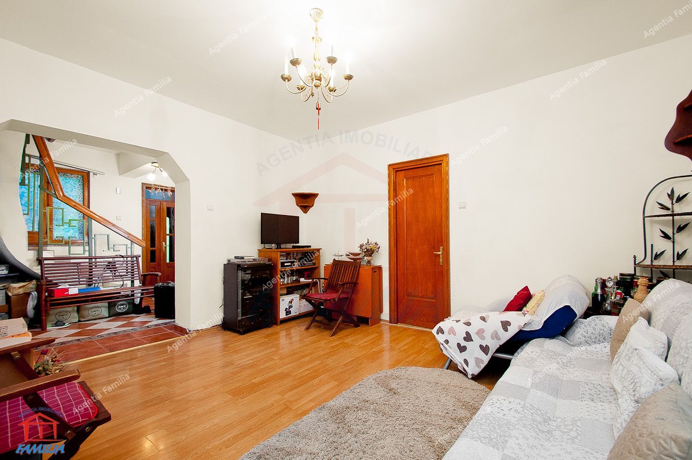 Vila cocheta, situata in centrul istoric al orasului - Poză 5