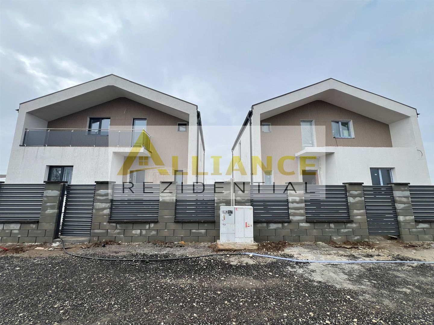 Casa Individuala P+M - 4 camere - Pompa de Caldura-Panouri Solare - Poză 2