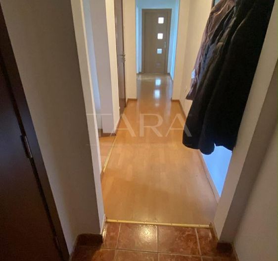 Apartament cu 4 camere decomandate, 2 parcări. Panoramă superbă! - Poză 5