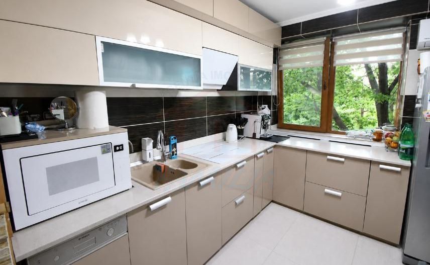 Vanzare apartament 3 camere, Micro 17, 70 mp, 99.000 EURO - Poză 2