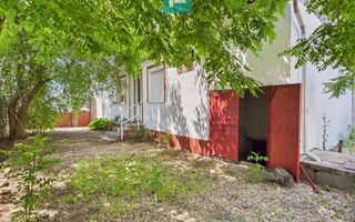 Casă de vacanță mobilată și utilată la Miniș - Poză 15