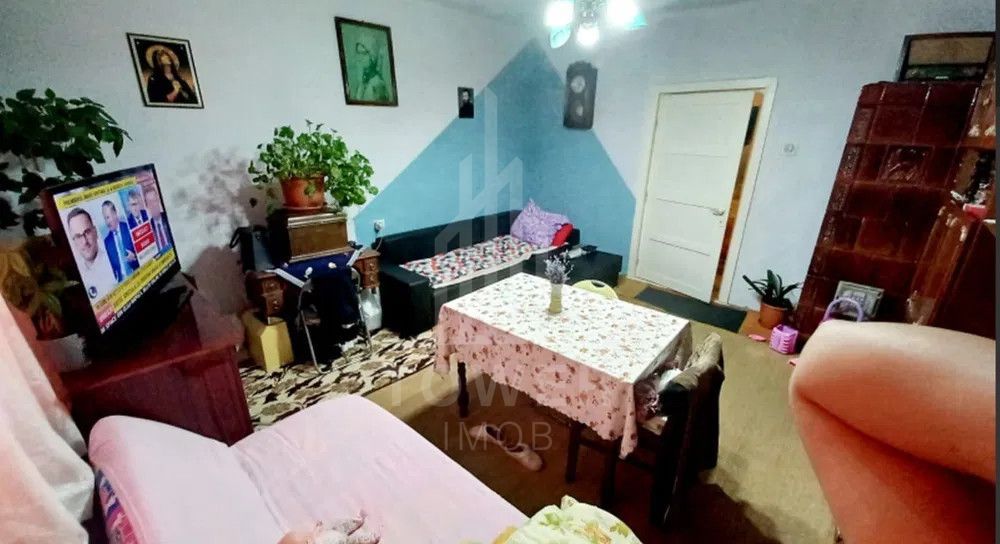 Casa tip duplex 2 camere de vanzare singur in curte Vasile Aaron - Poză 5