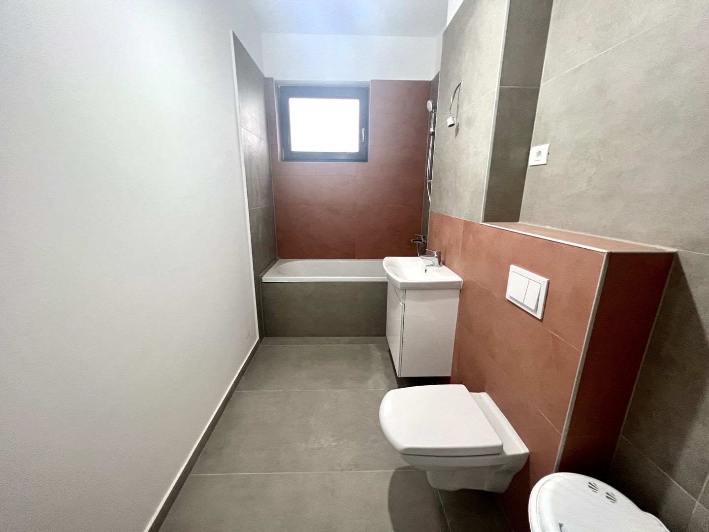 APARTAMENT CU TERASA LA PRIMA INCHIRIERE - Poză 6