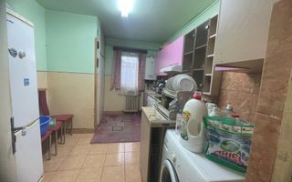 Apartament de vanzare cu 3 camere, decomandat,  2 balcoane, pivnita - Poză 2