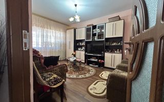 Apartament 3 camere de vânzare – Onești - Poză 1