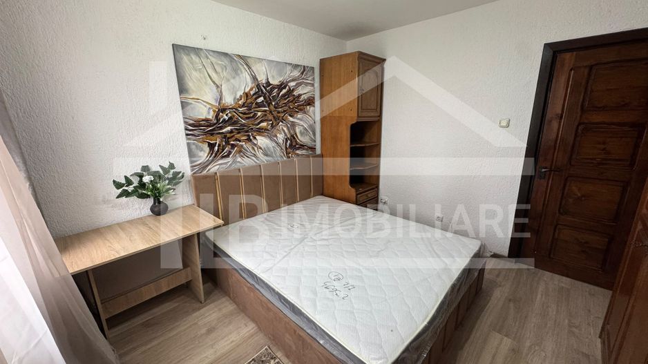 Apartament cu 3 camere, decomandat, 80mp, Zona Ultracentral - Poză 2