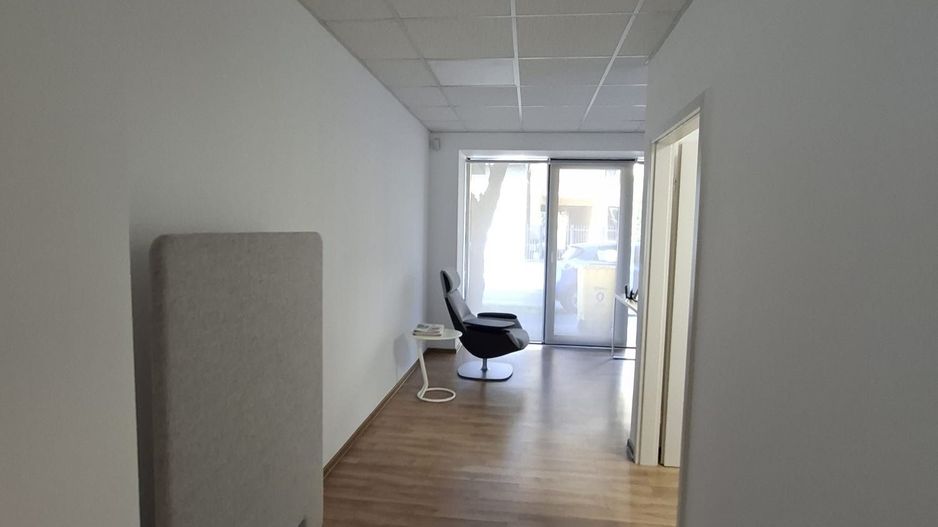 Spațiu pretabil birouri/cabinete medicale - Poză 22