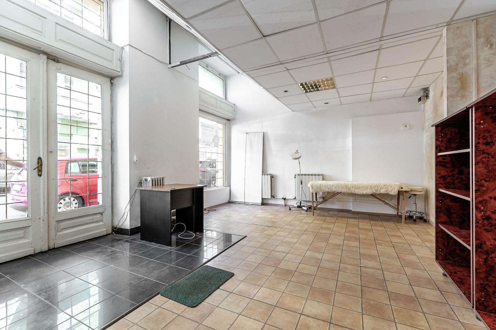 Spațiu comercial cu 5 căi de acces, clădire complet restaurată. - Poză 8