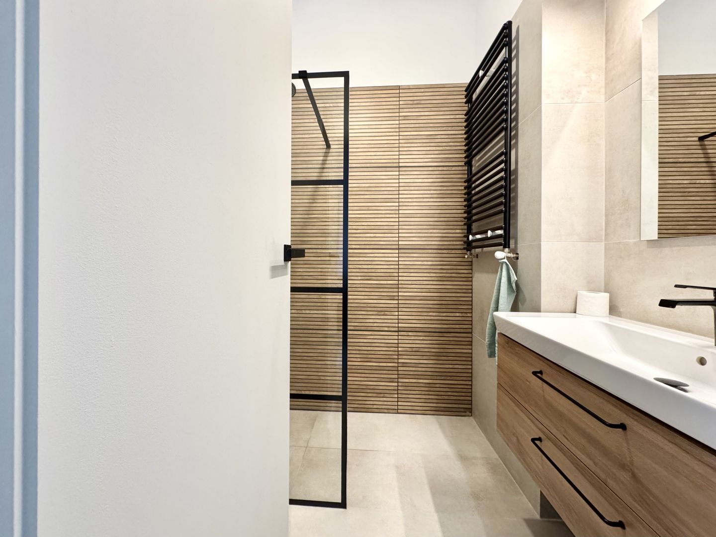 Apartament 2 camere, primitor si cochet, prima închiriere, Piața Maria - Poză 15