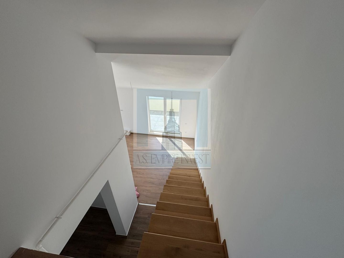 Apartament 3 camere / penthouse pe doua nivele - zona Sanpetru - Poză 8