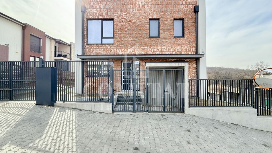 Duplex la cheie cu garaj cartierul Făget - Poză 1