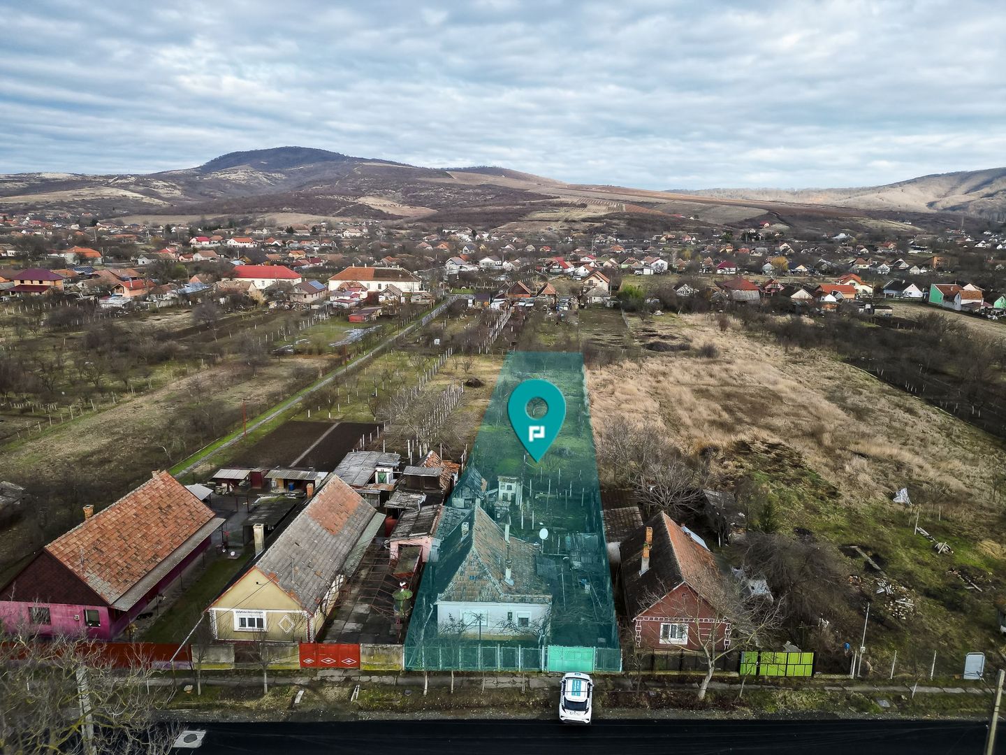 Casă modestă cu 3 camere în Ghioroc - Poză 1