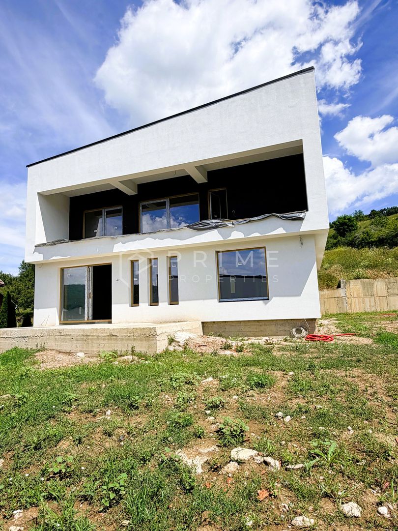 Casă nouă cu arhitectură mediteraneană | Semifinisată | 150 mp utili - Poză 1