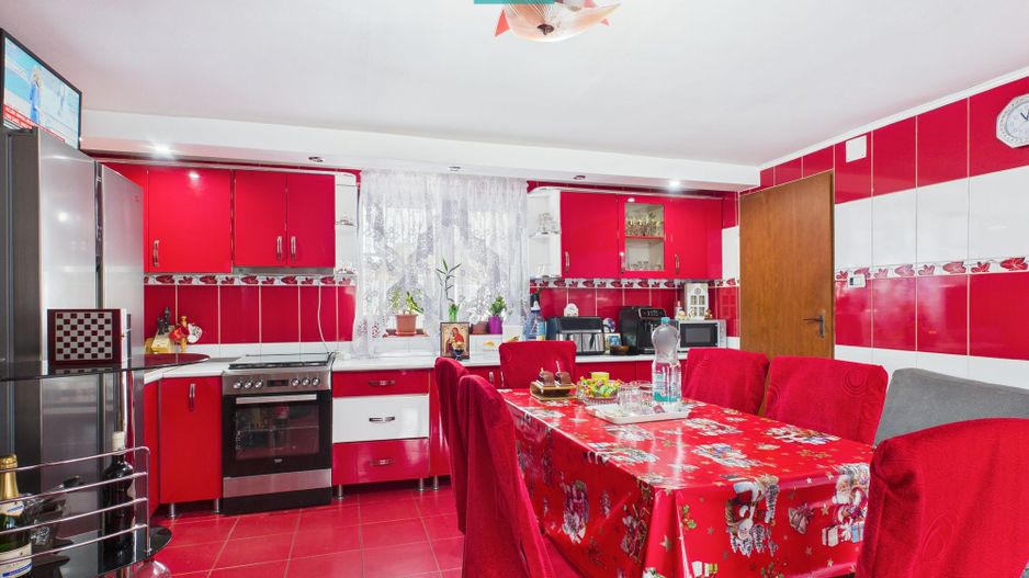 Casă individuală în Lipova - Poză 4