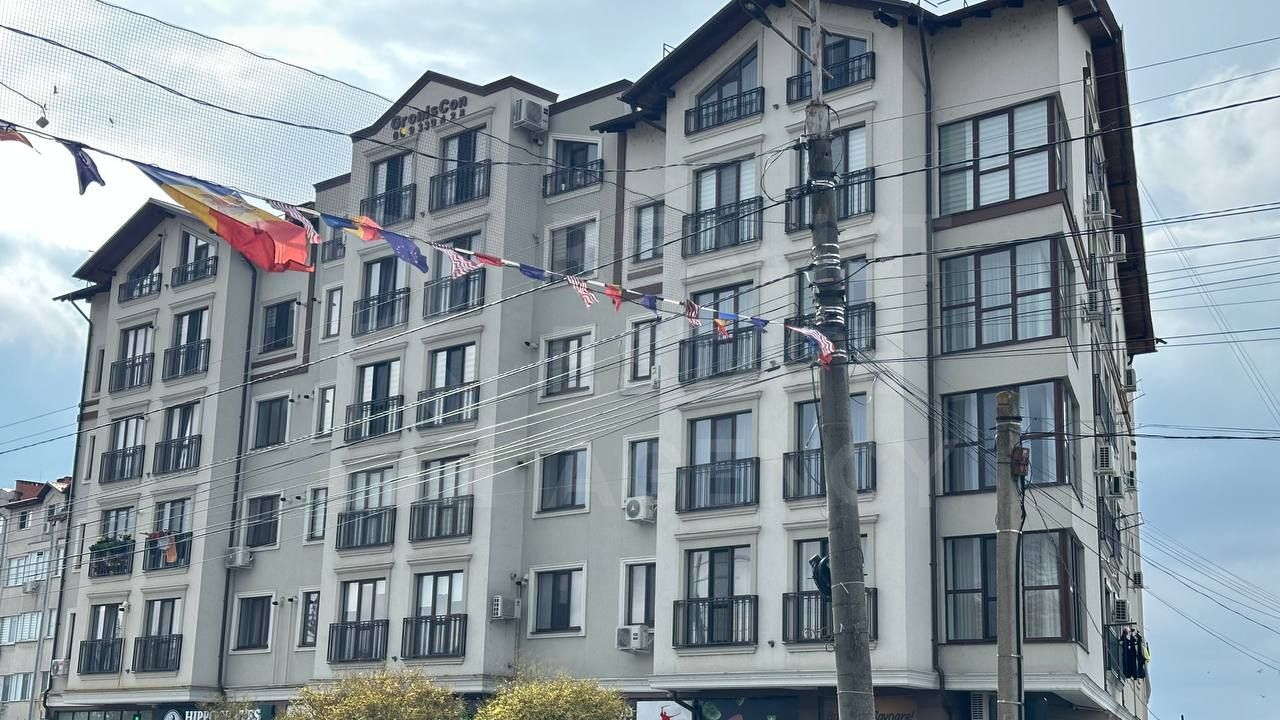 Vânzare, apartament, 3 camere, str. Alexandru Cel Bun, Ialoveni - Poză 1