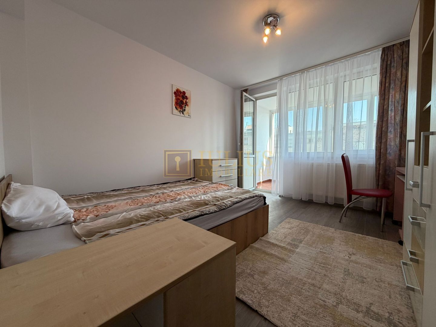 Ultracentral, 3 camere, centrală proprie- Mag. Orange/Piatra Craiului. - Poză 1