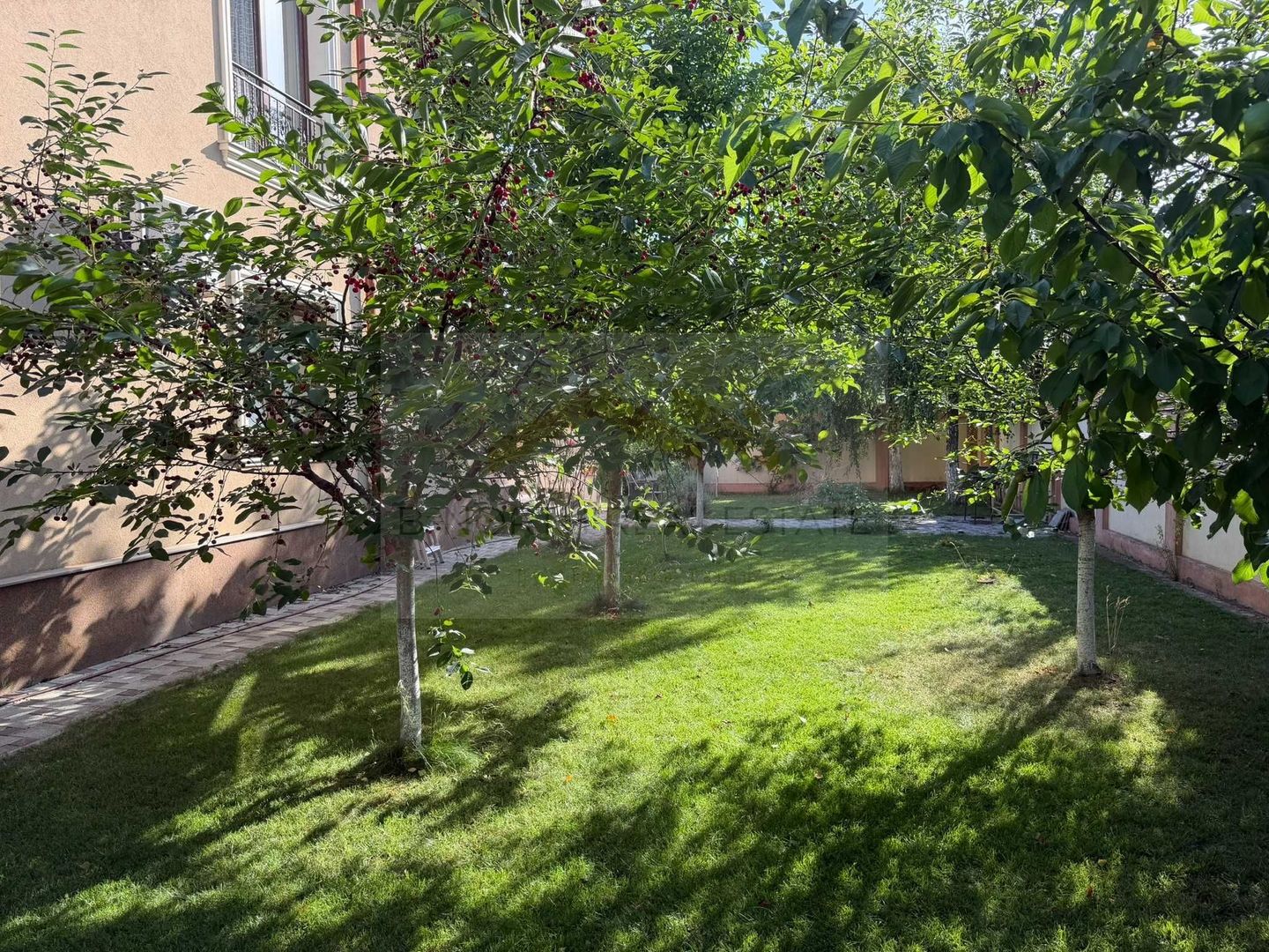 Casă / Vilă de închiriat | Comuna Berceni | 350 mp utili | Curte 400 mp - Poză 3