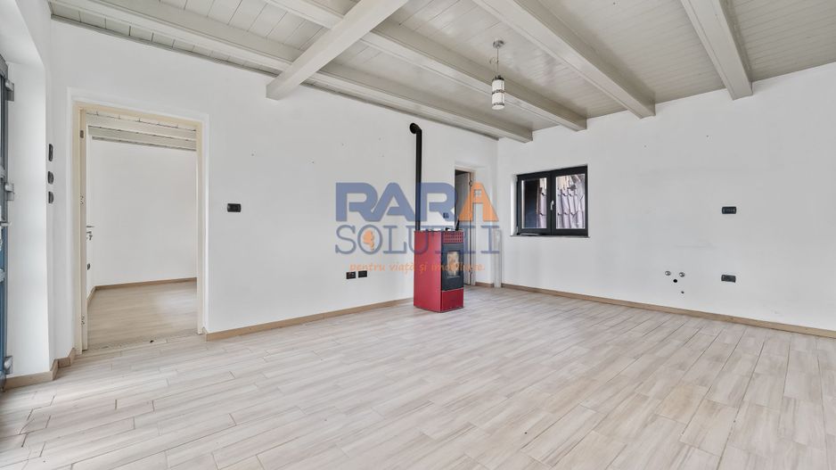 Căsuță renovată modern - Poză 2