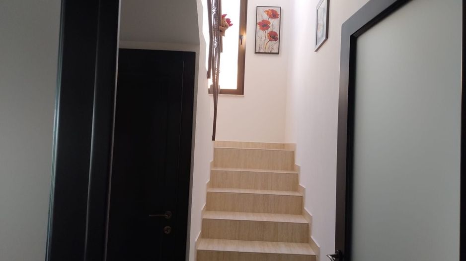 BRASADAS vinde vila 5 cam 190mp teren 10 ari str. Dara. - Poză 3