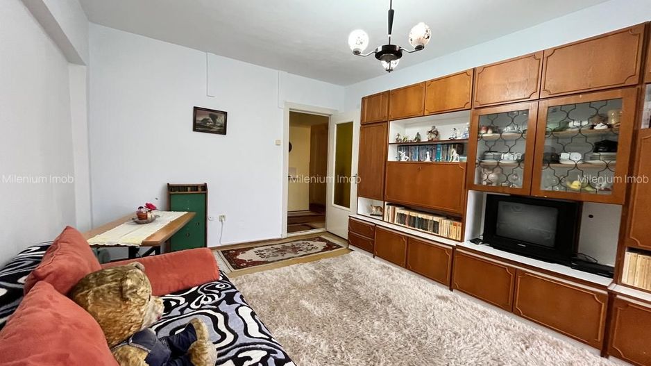 Comion 0%. Apartament trei camere, doua bai, Tractorul. - Poză 2