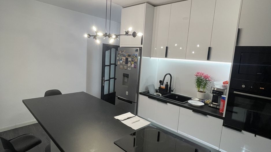 Casa S+P+E+M | 605 mp utili | 10 camere | 3 bucatarii | 4 bai | 3 terase | Garaj - Poză 24