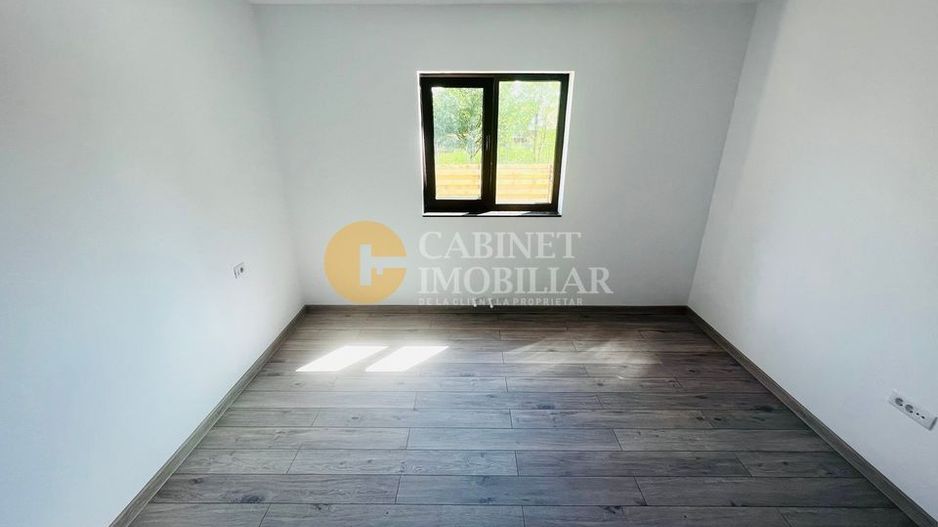 Casa individuala LA ASFALT - 3 camere - 410mp teren - toate utilitatile - Poză 6