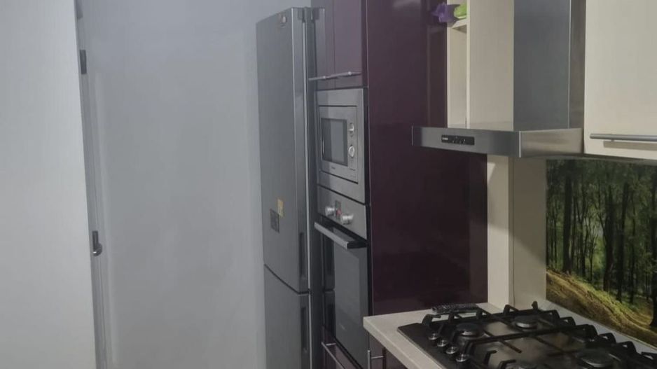 Vand sau schimb apartament 3 camere - Poză 3