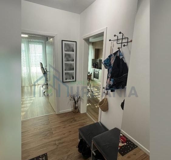 Vând apartament cu 4 camere 85 mp Pacurari - Poză 1