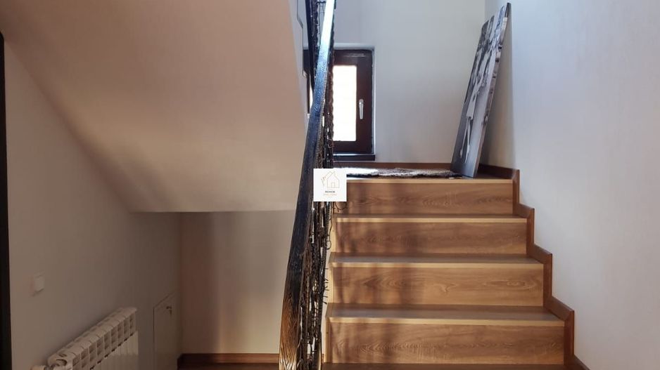 Refugiu la munte - casă cu 3070 mp teren și vedere spre Vârful Rânca - Poză 13