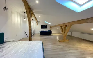 Apartament cu 3 camere, balcon si scara interioara - Poză 13