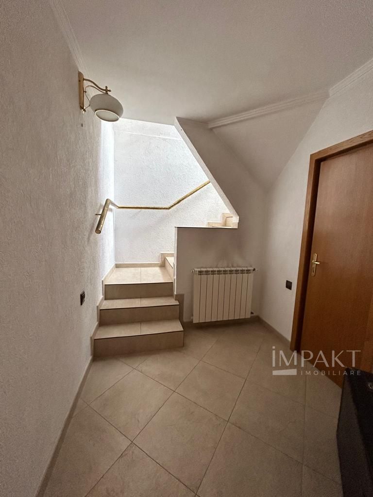 Vila individuala de lux de inchiriat, in cartier Gruia aproape de Cetatuie! - Poză 21