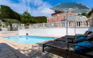 Vila fermecătoare la 10 minute de Cannes - Poză 1