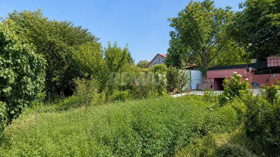 Strășeni.  Apartament la sol cu 3 dormitoare + living, teren și garaj. - Poză 7