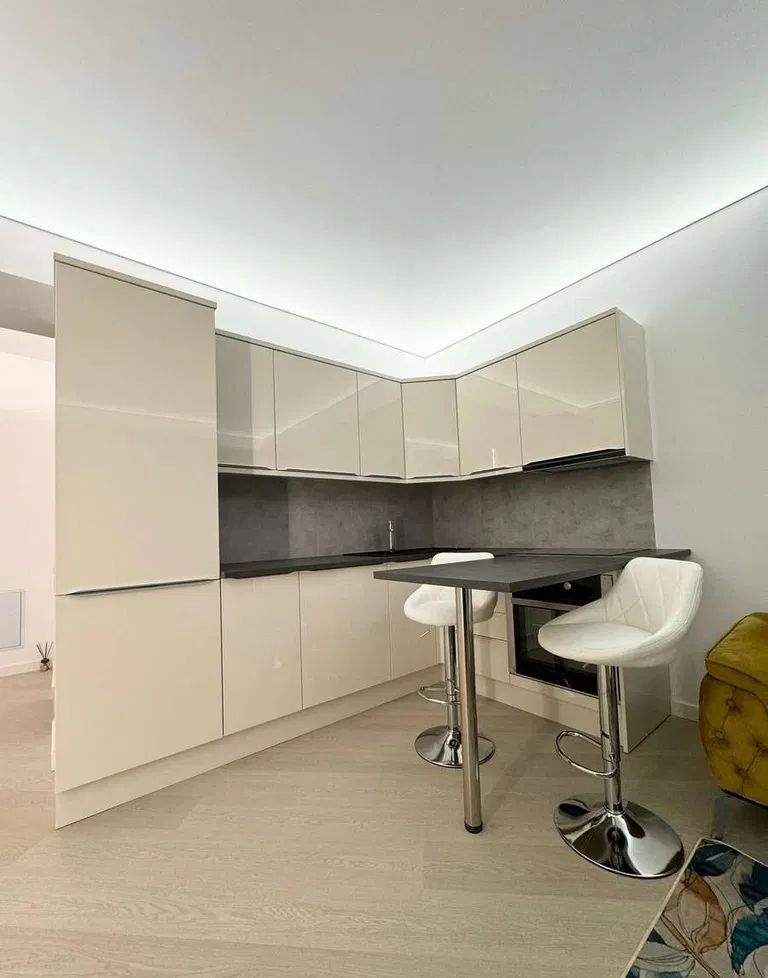 Închiriez apartament 2 camere – Complex Cortina North, București - Poză 6