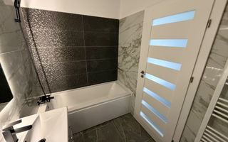 Disponibil imediat. Decomandat. Spatios - Poză 10