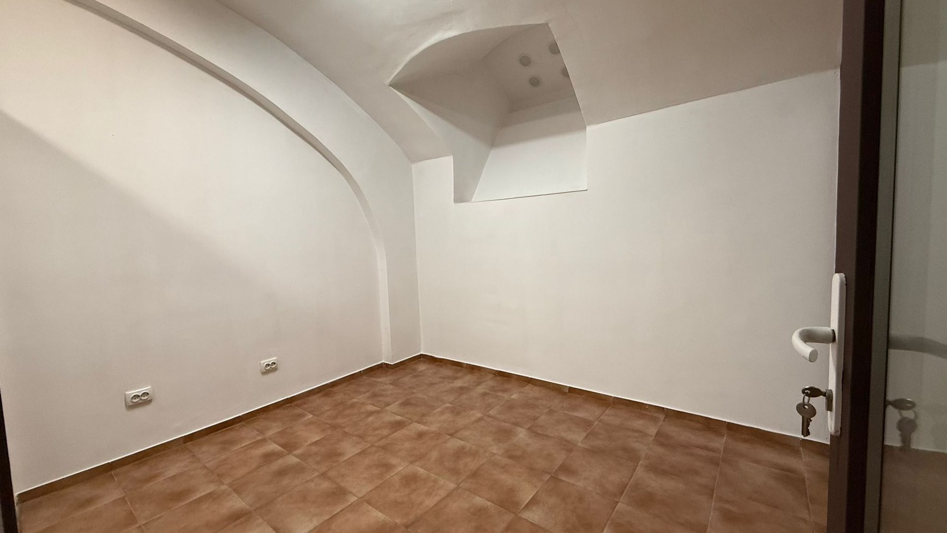 Ultracentral – Str. Lucian Blaga | Acces individual | Parcare în curte - Poză 13