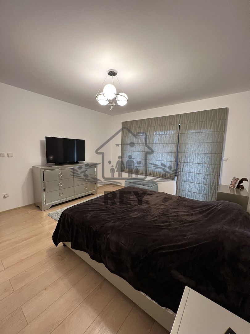 Casă de tip triplex la vânzare 6 camere /Șelimbăr /Secția 1 de Poliție - Poză 27