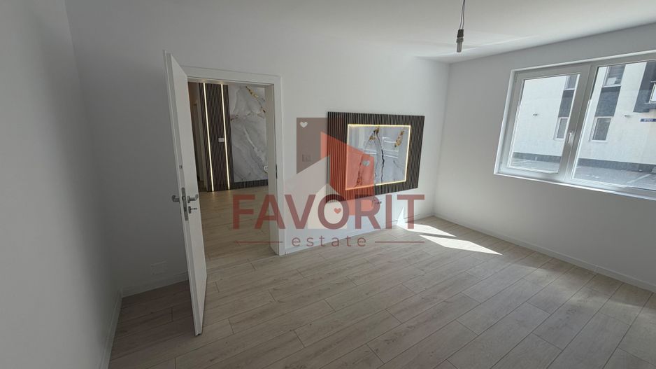 Bloc Nou. Disponibil imediat. Bucatarie inchisa. Parcare in CF. - Poză 1