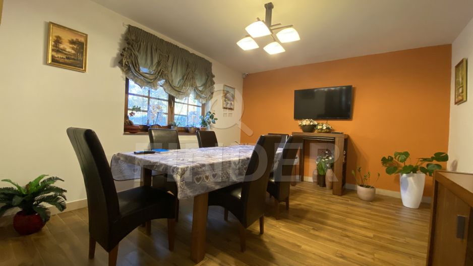 Vila individuala/Pensiune, teren 1022 mp, piscina, pompa de caldura - Poză 11