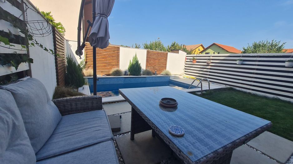 Duplex minimalist cu piscina - Poză 21